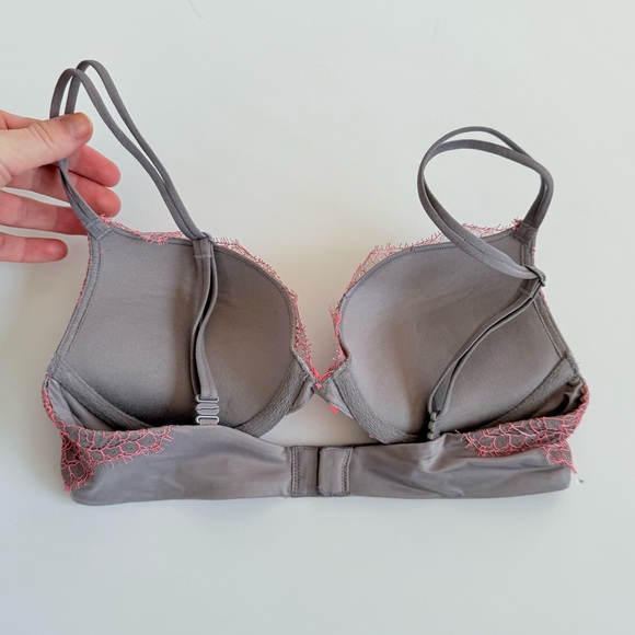 Victoria’s Secret Very Sexy Push Up Bra size 32B Grey and Pink Lace - Picture 2 of 3